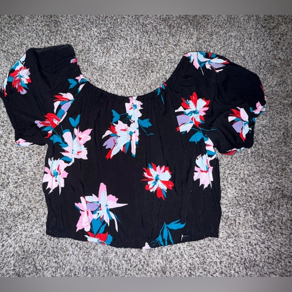 Candies black floral button down cropped blouse top - Picture 3 of 3